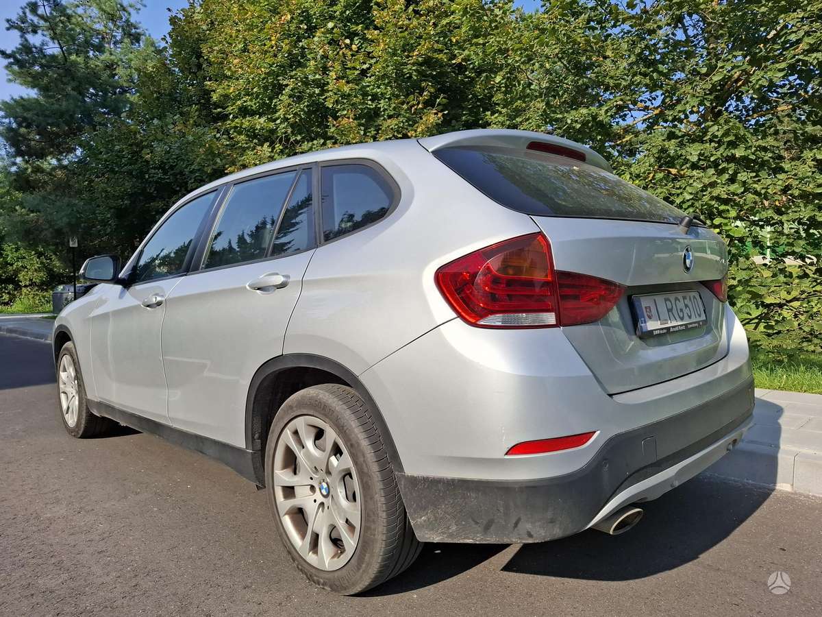 BMW X1 2012 — engine 1995 cm³, 143 HP (105kW)