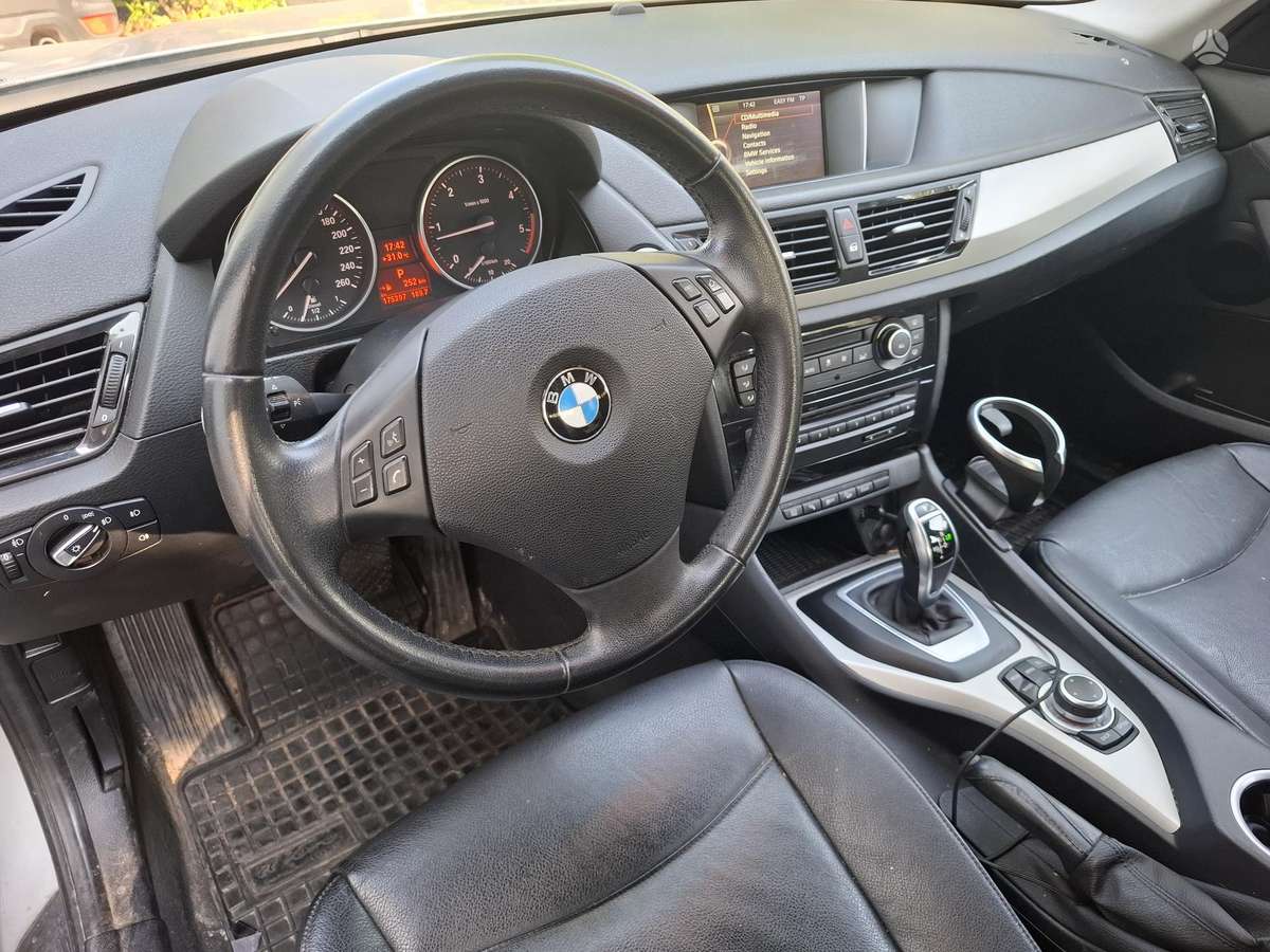 BMW X1 2012 — photo 8