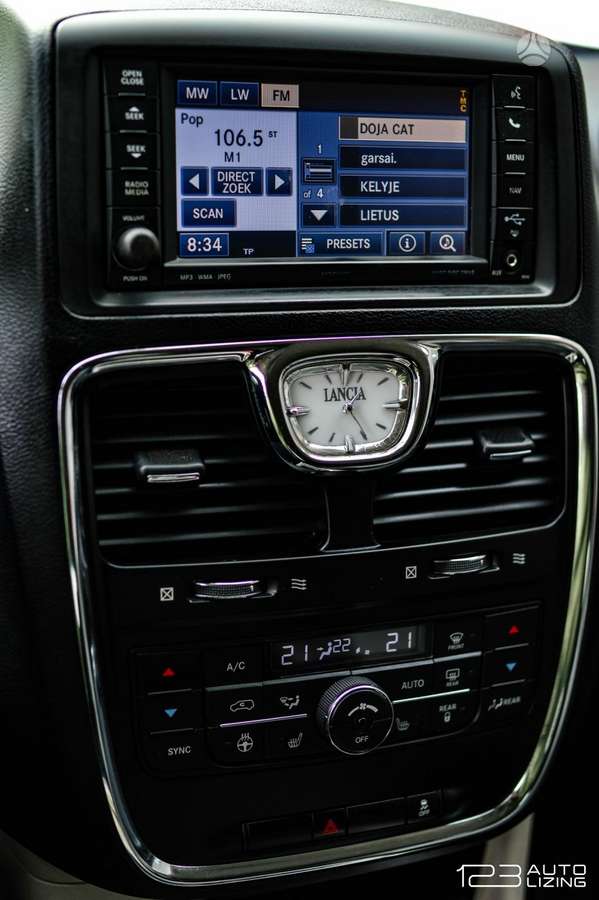 Lancia Voyager 2013 — photo 20