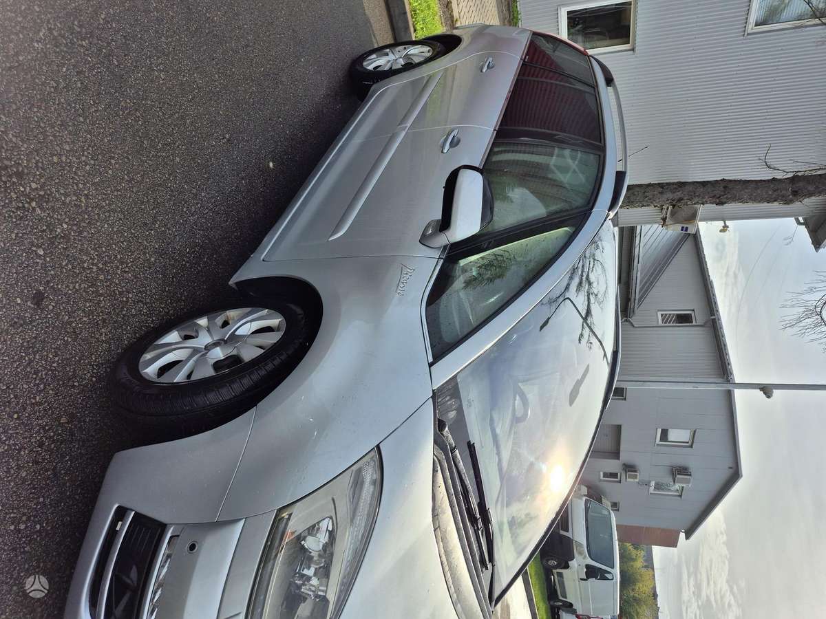 Citroen Grand 2011 — салон