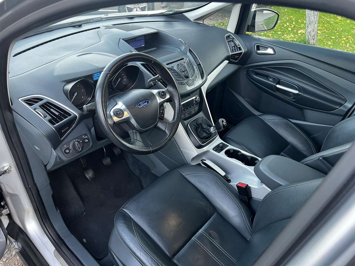 Ford Grand 2013 — photo 14