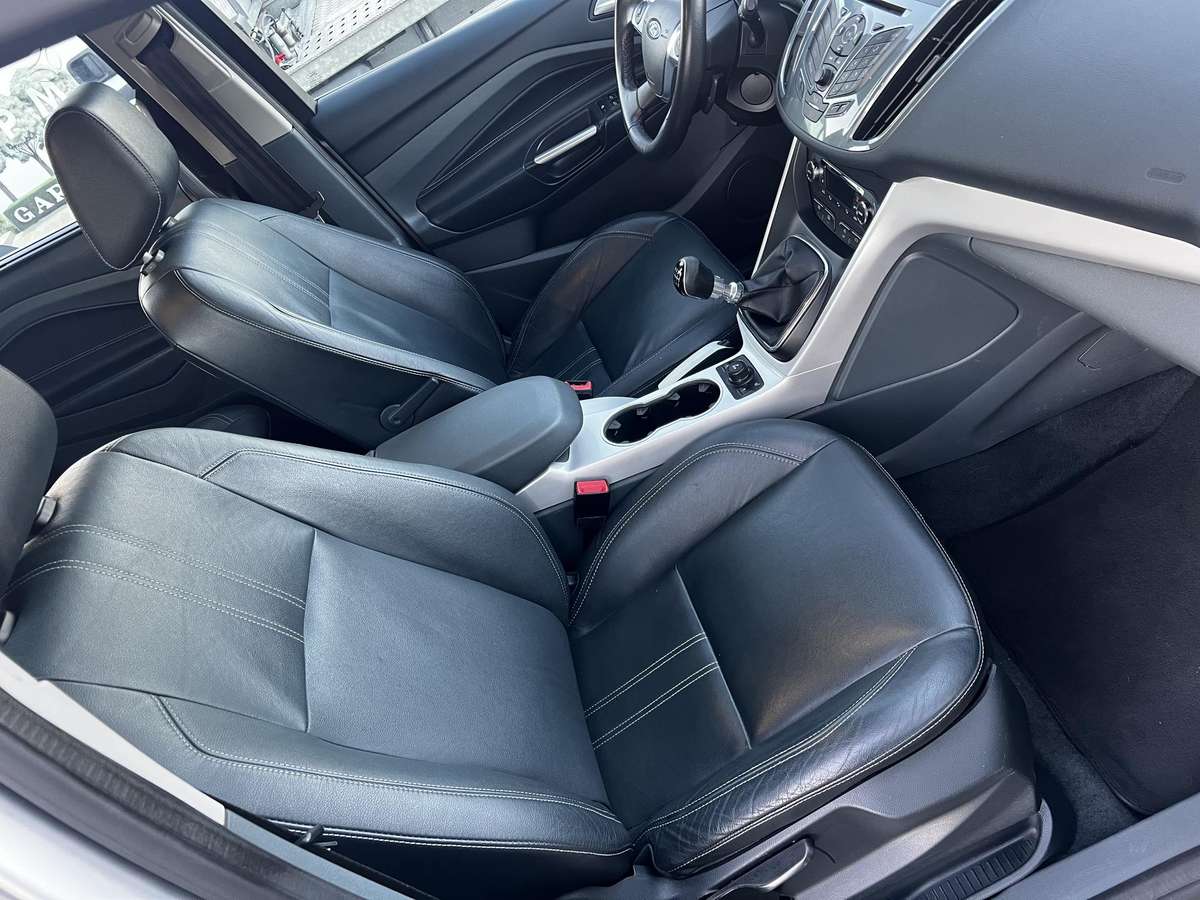 Ford Grand 2013 — photo 17