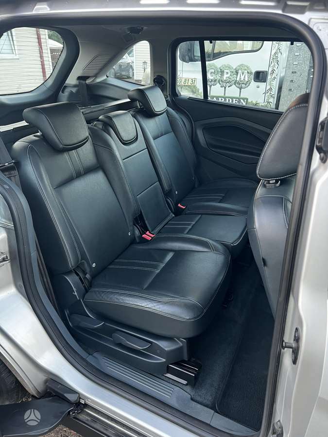Ford Grand 2013 — photo 19