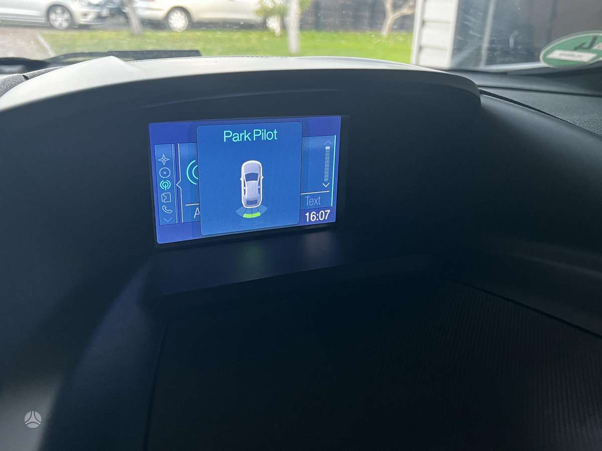 Ford Grand 2013 — photo 29