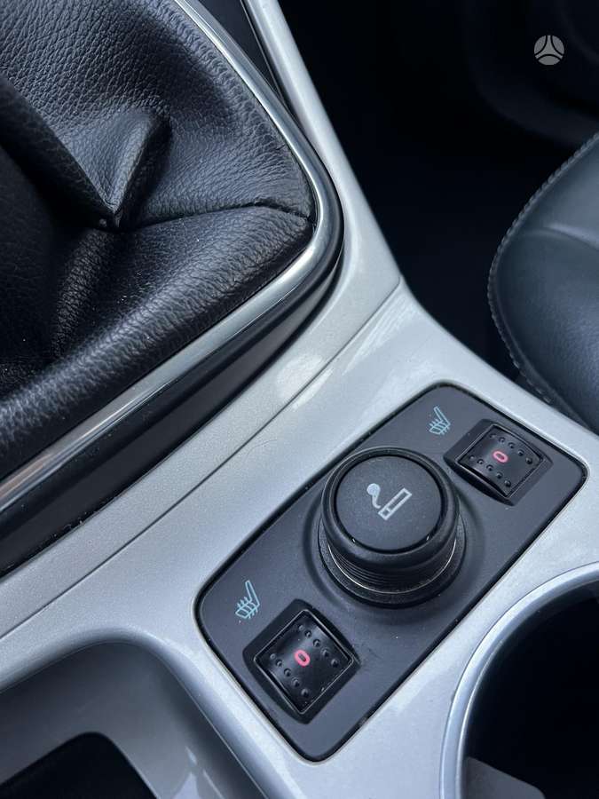 Ford Grand 2013 — photo 30