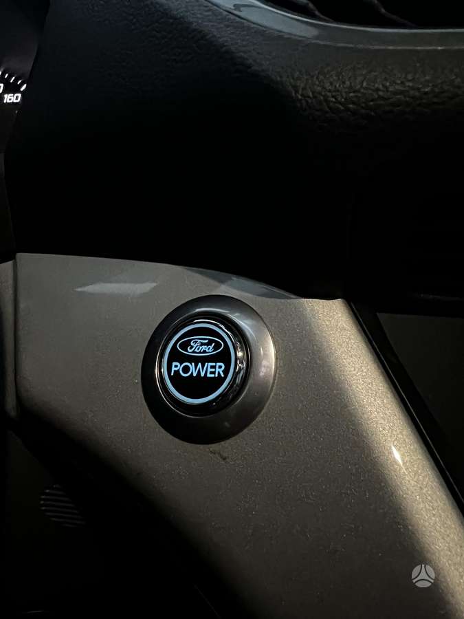 Ford Grand 2013 — photo 32