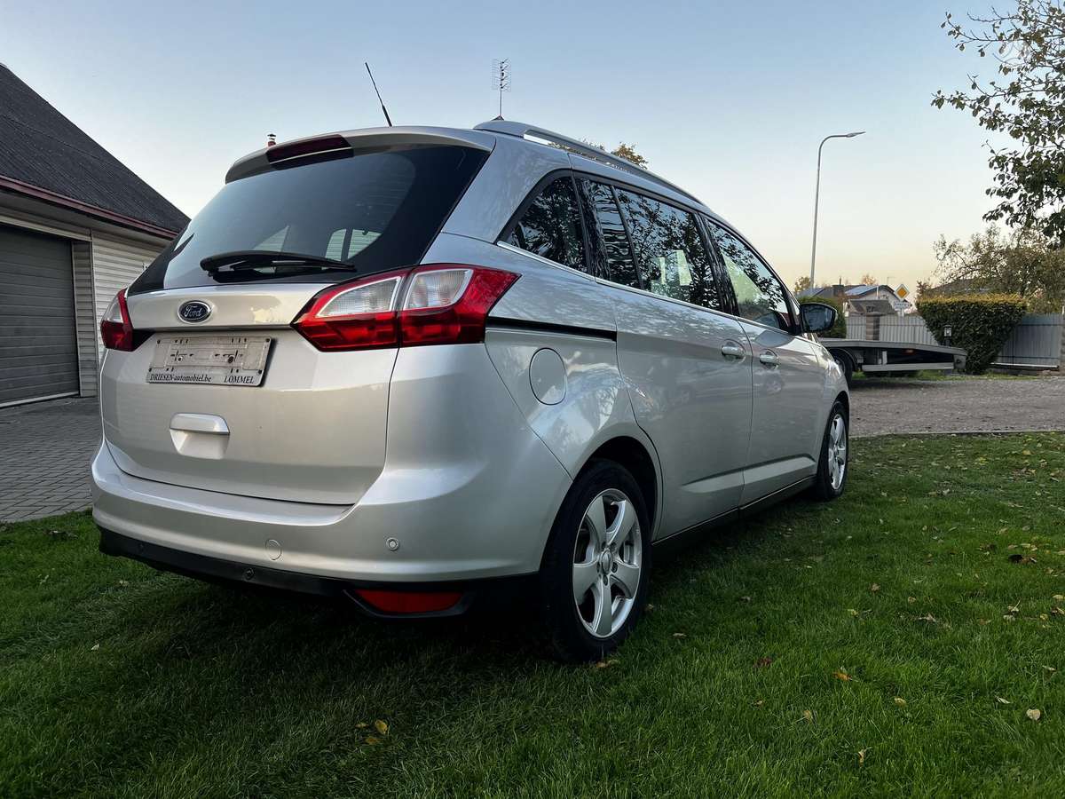 Ford Grand 2013 — photo 8