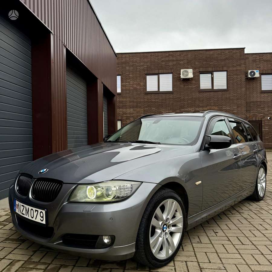 BMW 320 2011 — photo 10