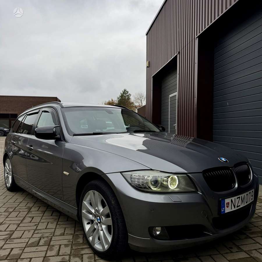 BMW 320 2011 — photo 20