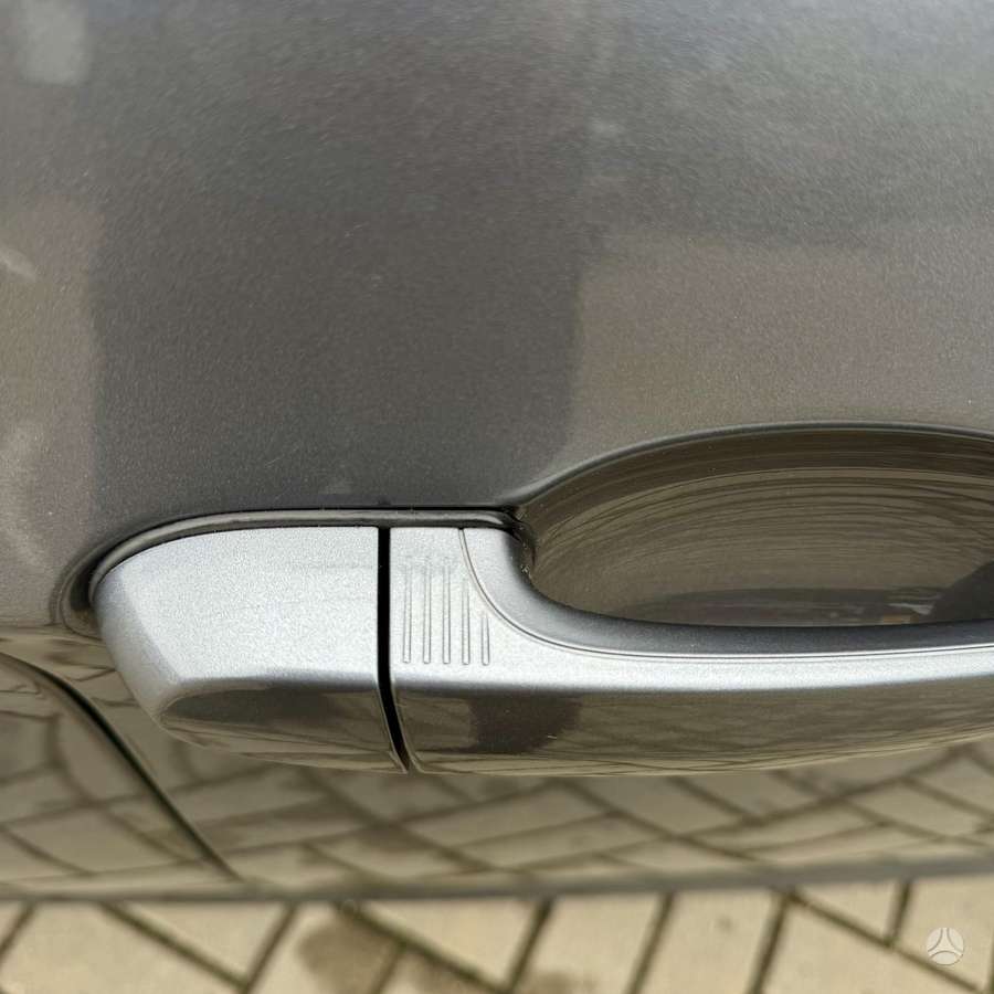 BMW 320 2011 — photo 24
