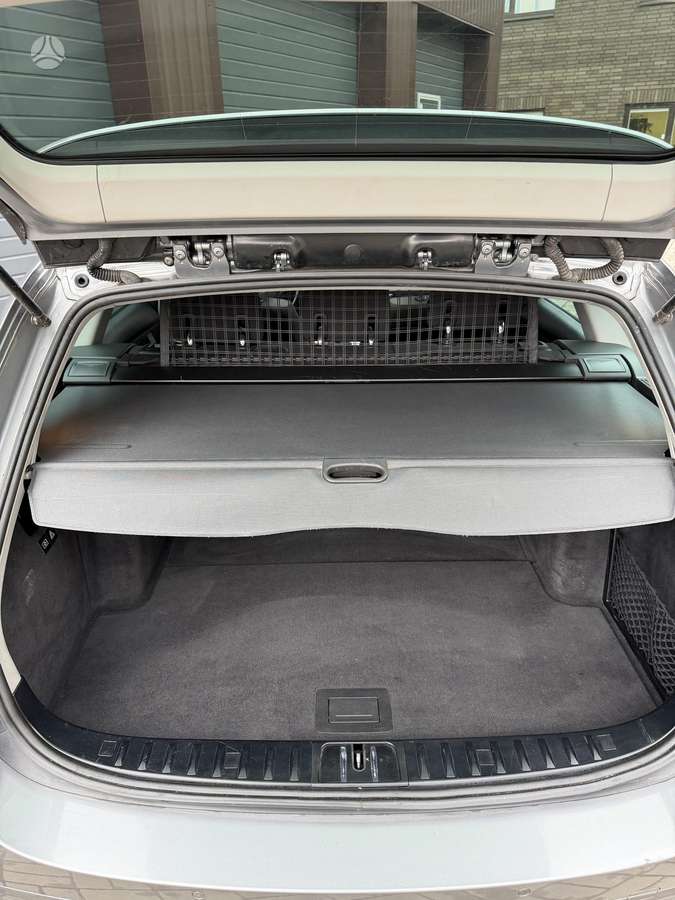 BMW 320 2011 — photo 36