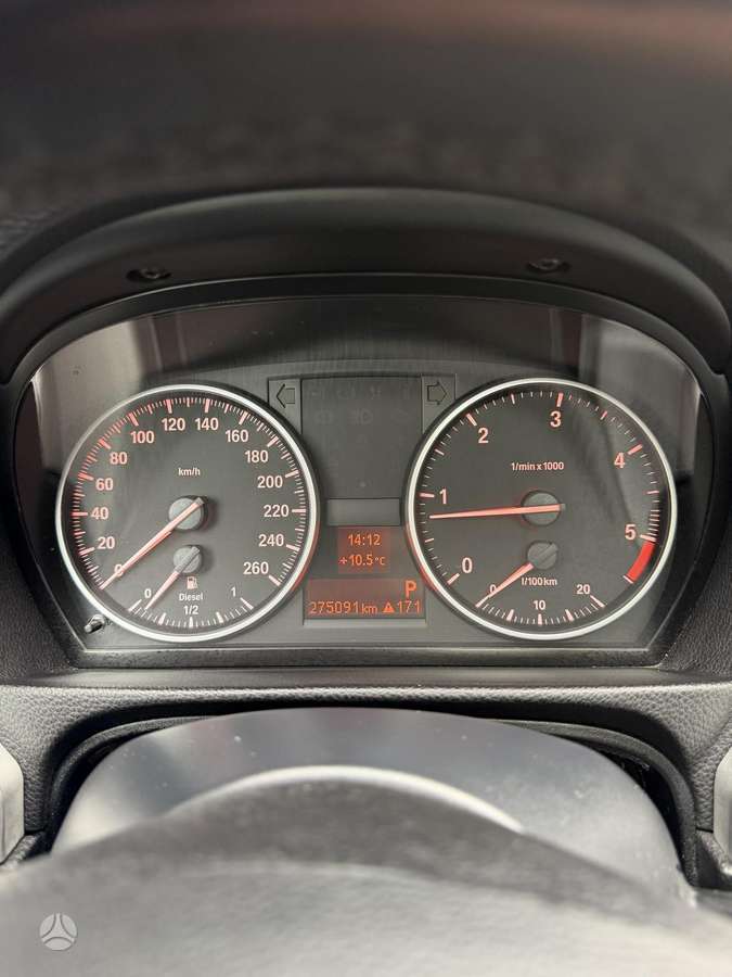 BMW 320 2011 — photo 40
