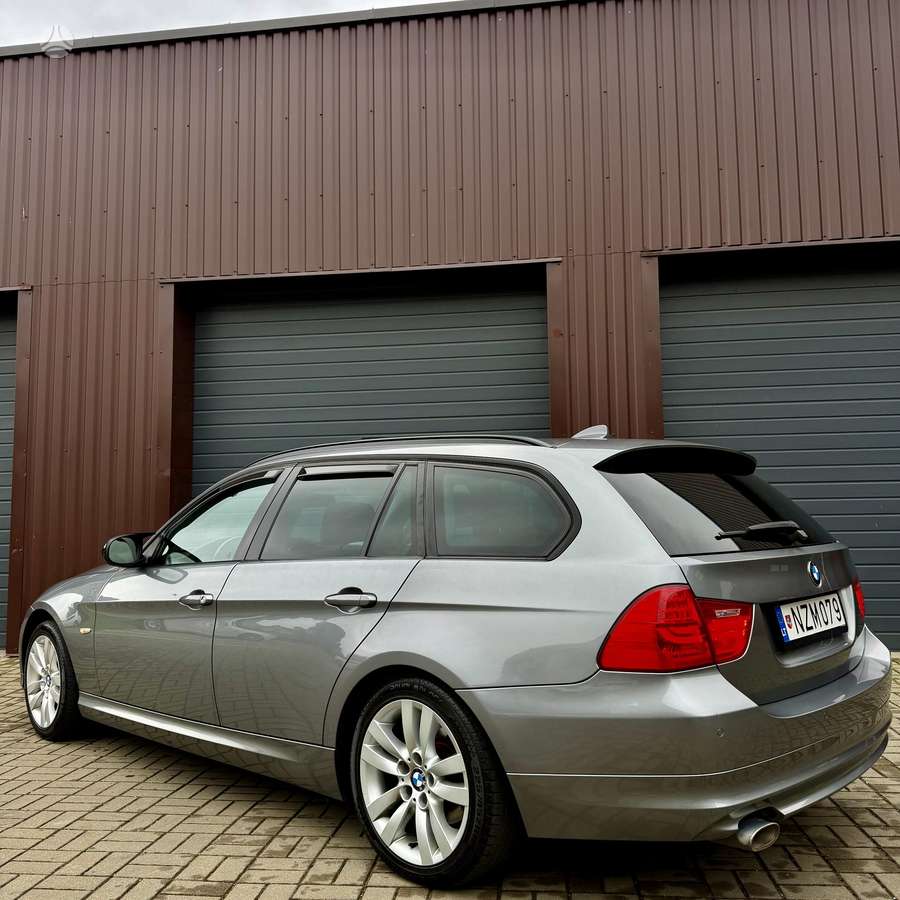 BMW 320 2011 — photo 7