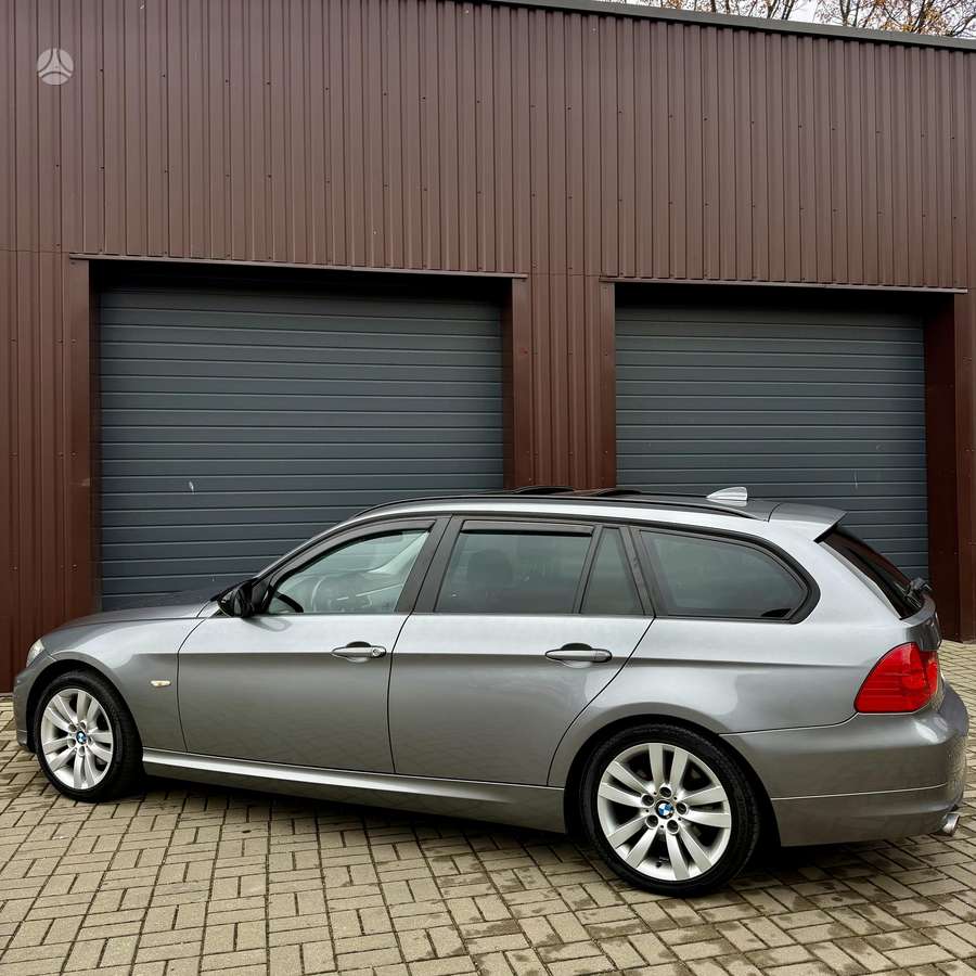 BMW 320 2011 — photo 8