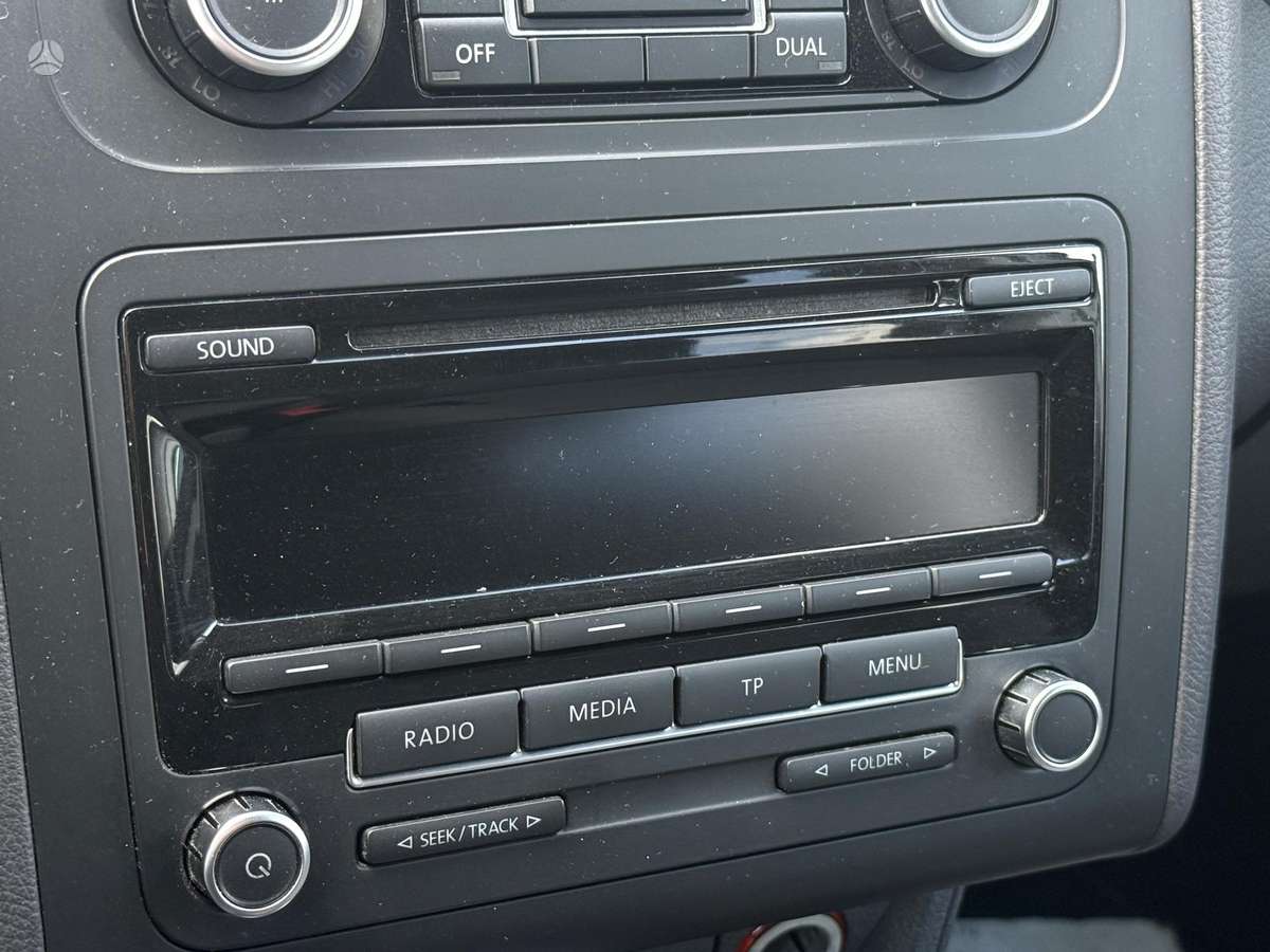 Volkswagen Touran 2014 — photo 10