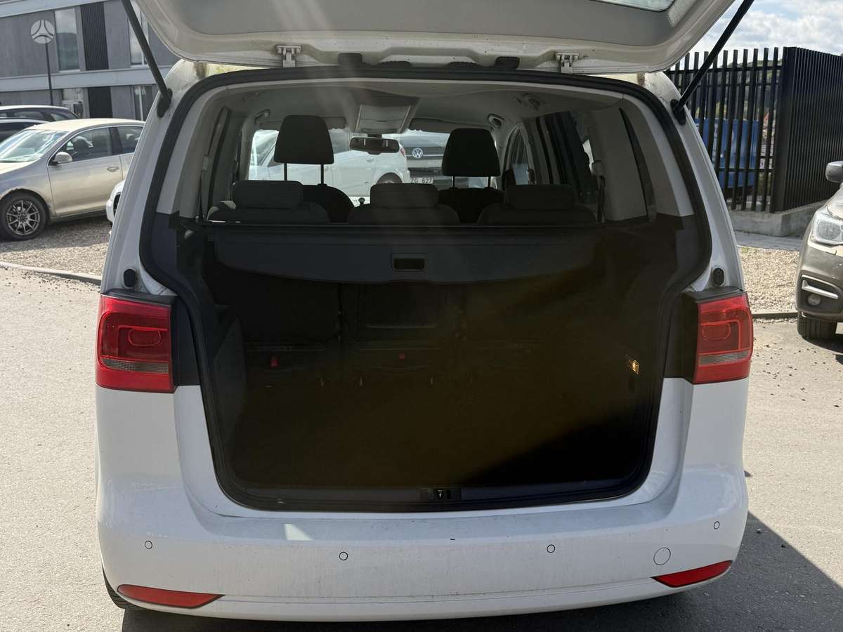 Volkswagen Touran 2014 — photo 11