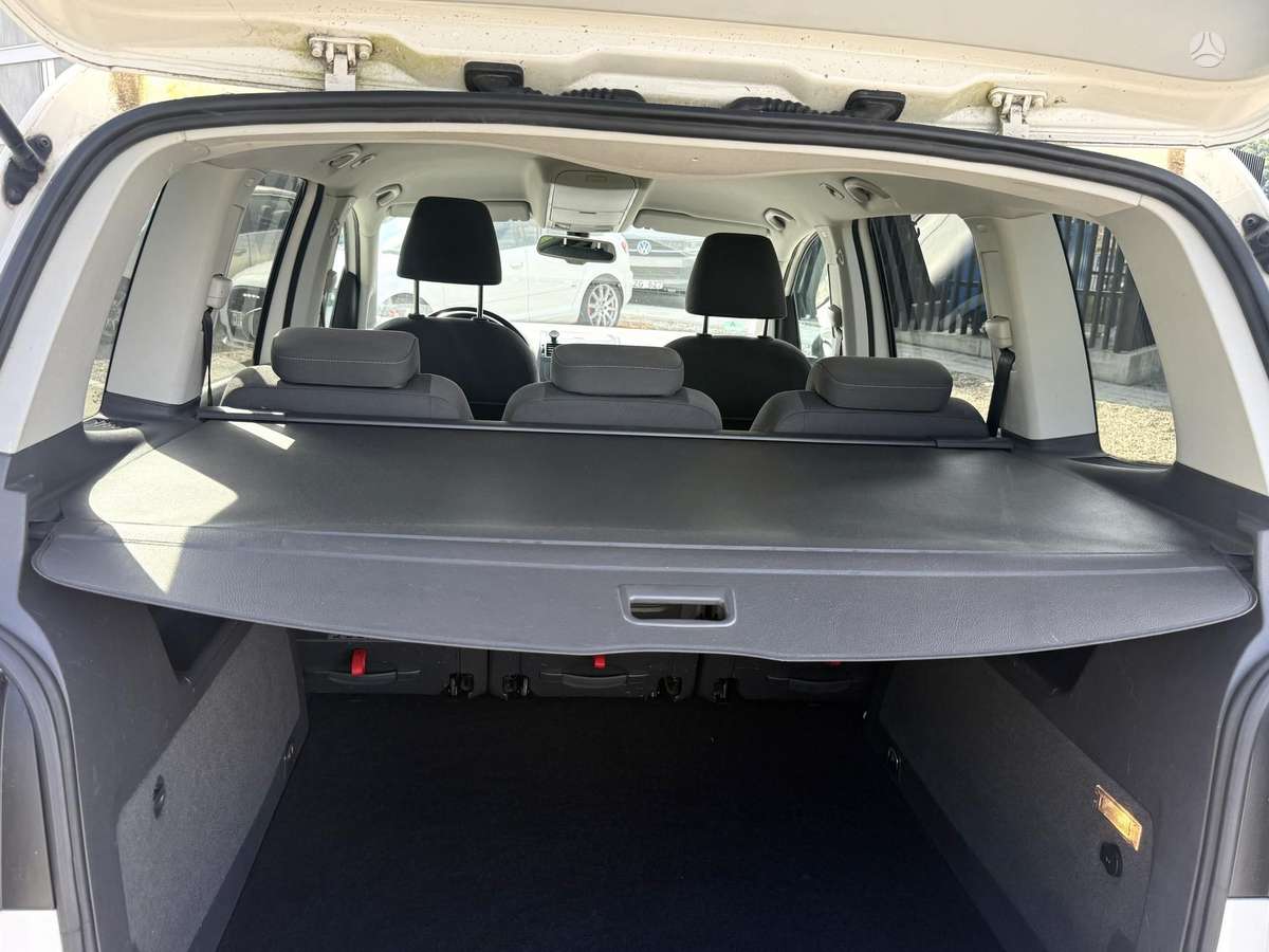 Volkswagen Touran 2014 — photo 12