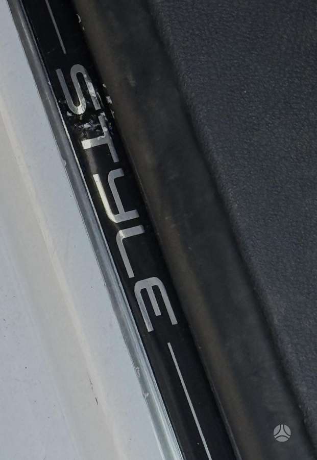 Volkswagen Touran 2014 — photo 18