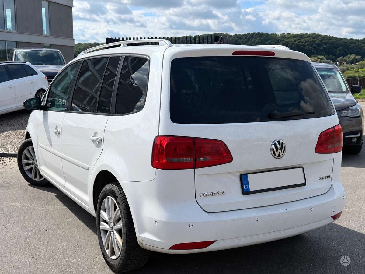 Volkswagen Touran 2014 — engine 1968 cm³, 140 HP (103kW)
