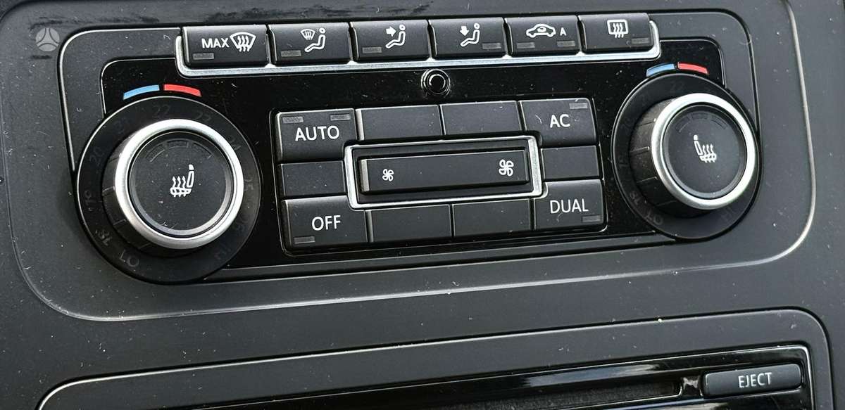 Volkswagen Touran 2014 — photo 9