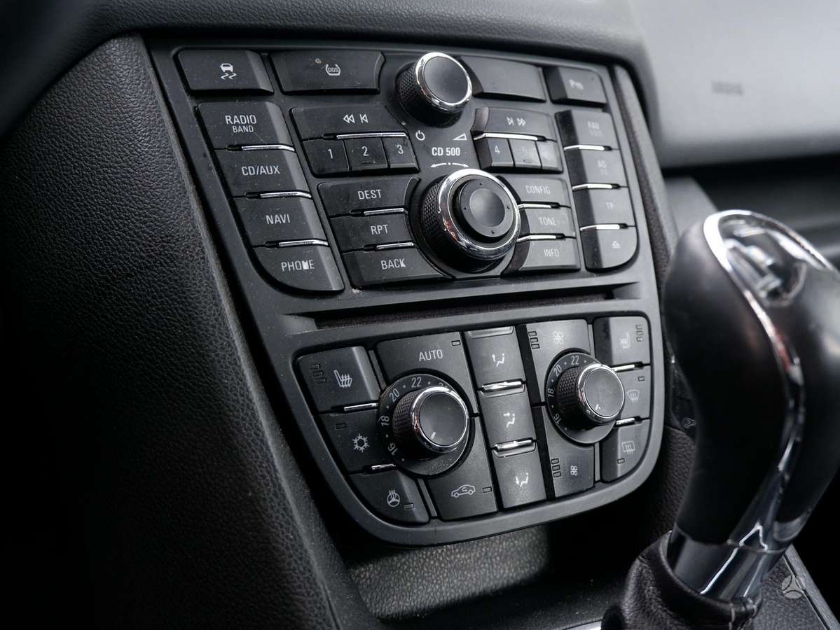 Opel Meriva 2011 — photo 16