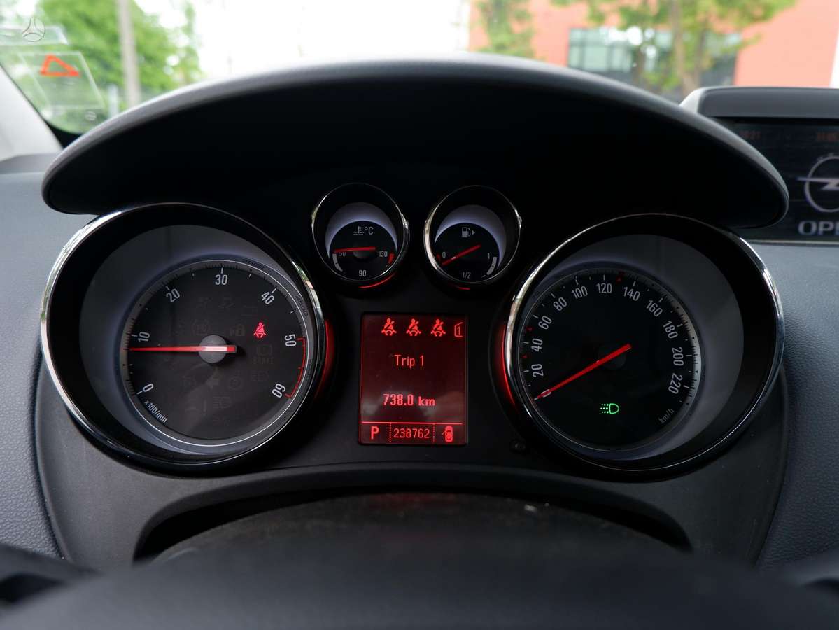 Opel Meriva 2011 — photo 18