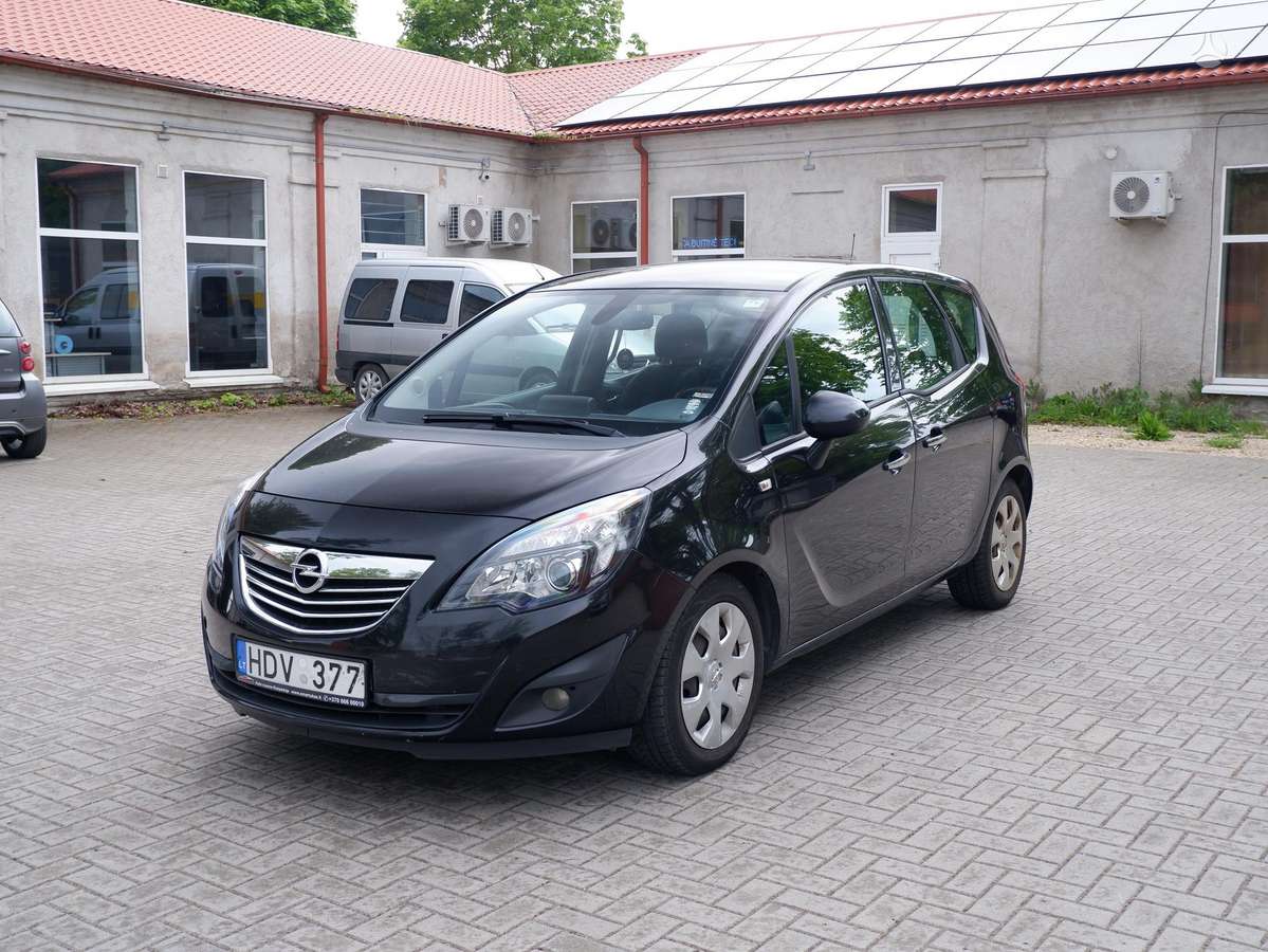 Opel Meriva 2011 — rear view