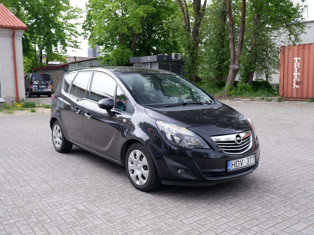 Opel Meriva 2011 — interior