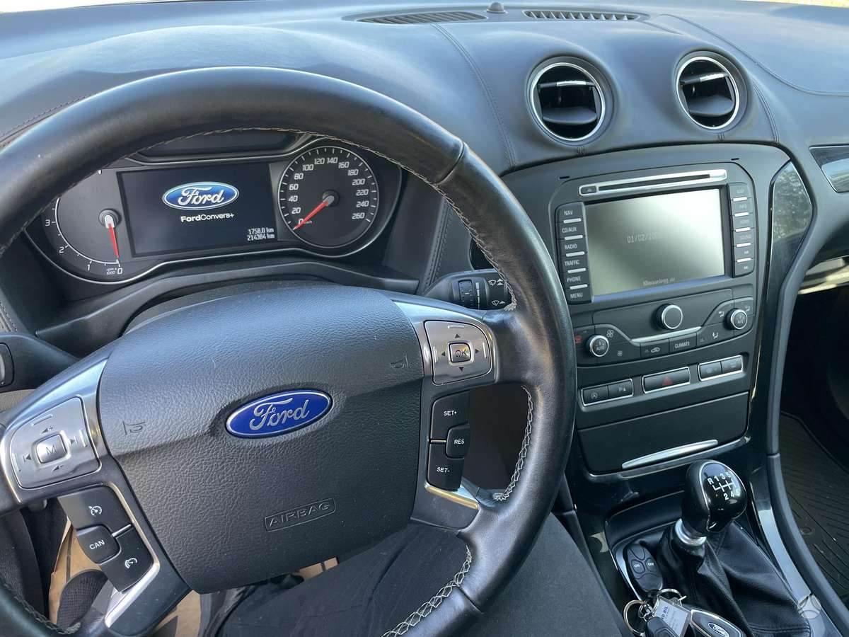 Ford Mondeo 2014 — photo 11