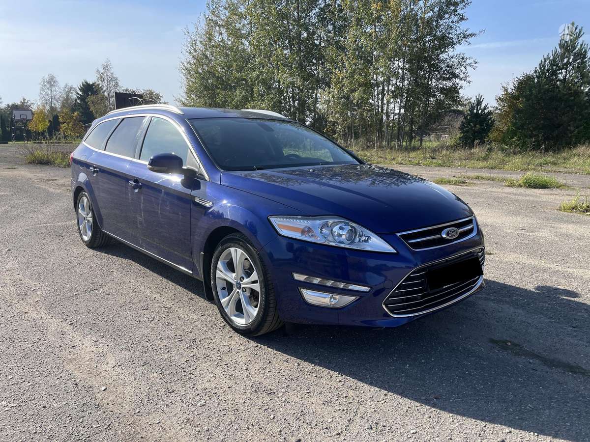 Ford Mondeo 2014 — interior