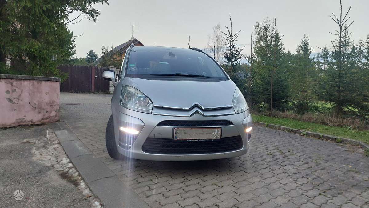 Citroen Grand 2013 — двигун 1560 cm³, 111 HP (82kW)