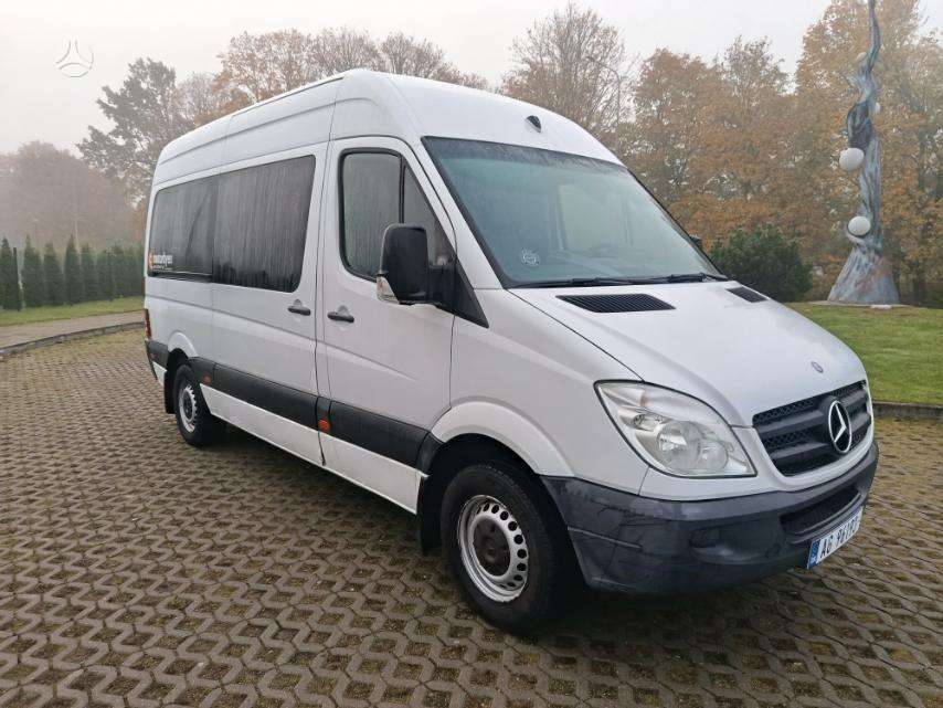Mercedes-Benz Sprinter 2010 — салон