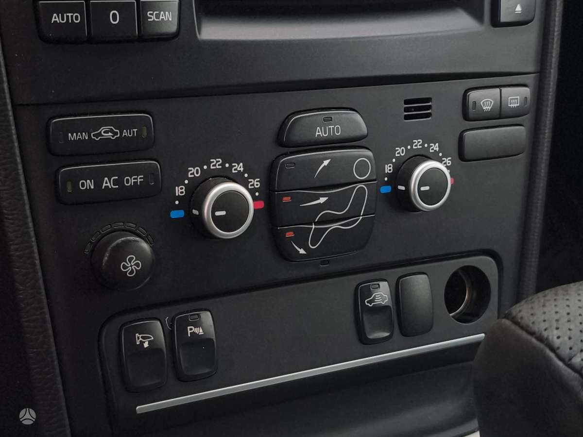 Volvo XC90 2008 — фото 16