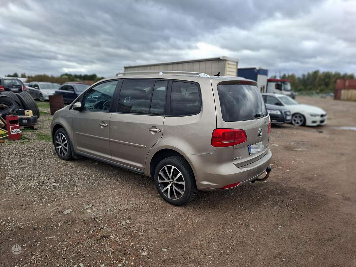 Volkswagen Touran 2013 — photo 5