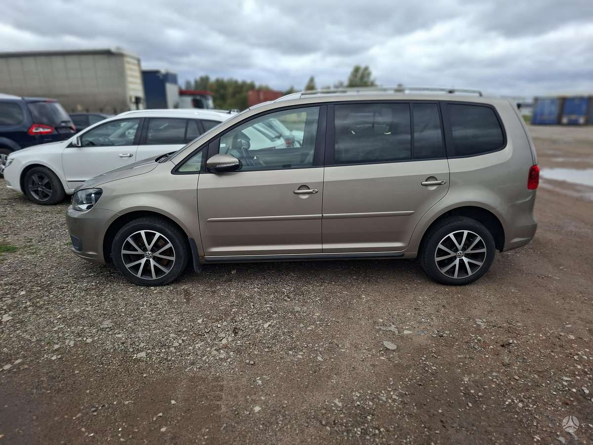 Volkswagen Touran 2013 — photo 7
