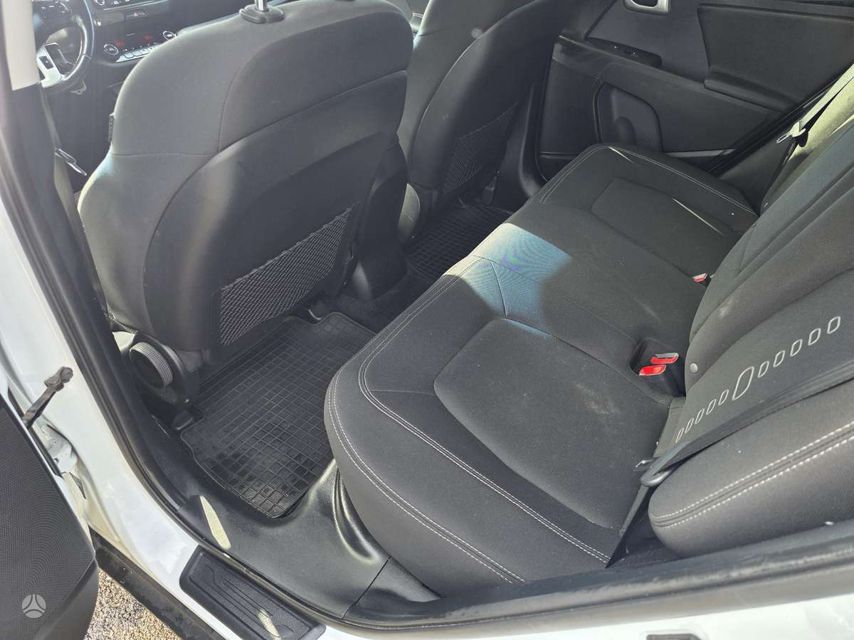 Kia Sportage 2012 — photo 10