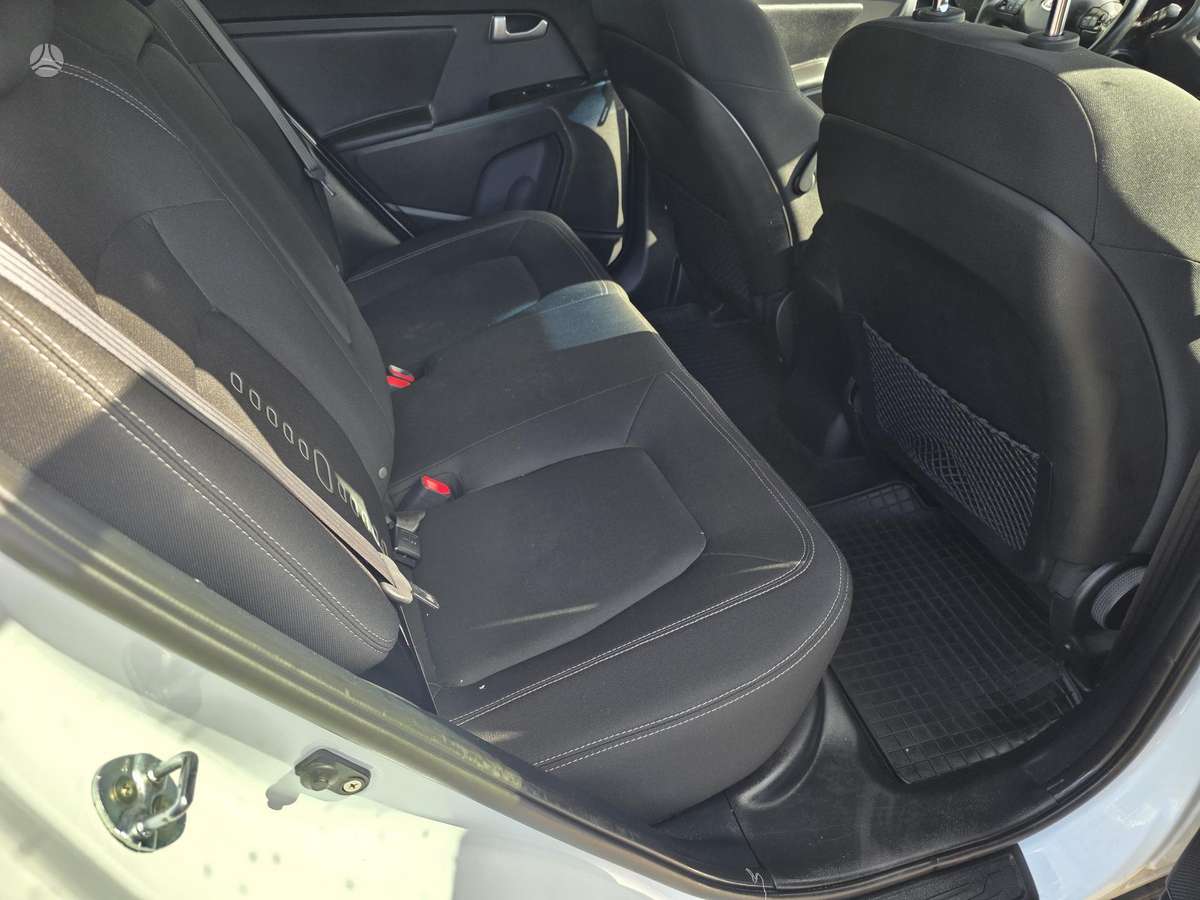 Kia Sportage 2012 — photo 11