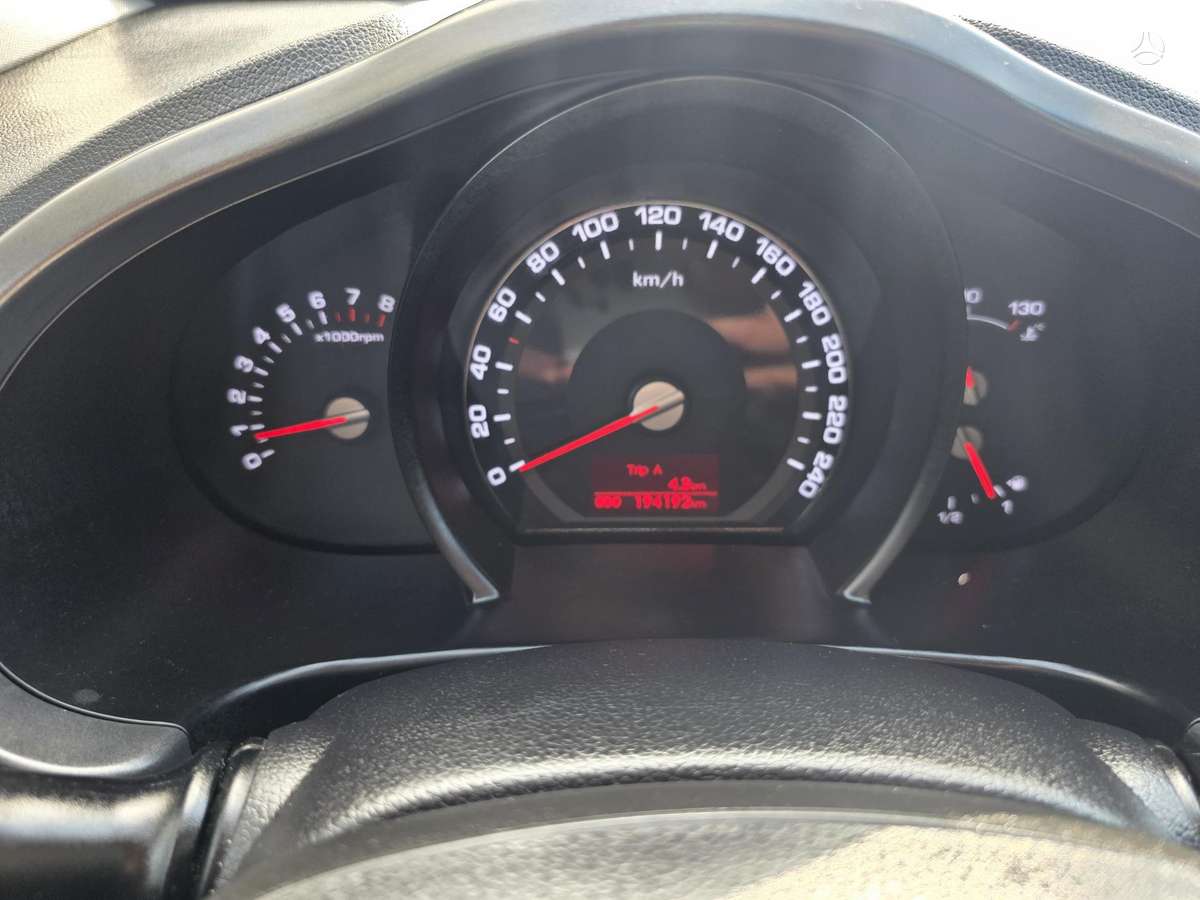 Kia Sportage 2012 — photo 16