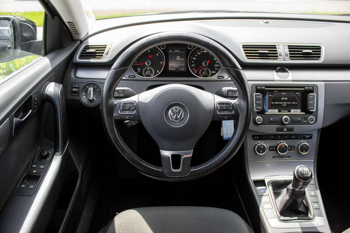 Volkswagen Passat 2013 — фото 10