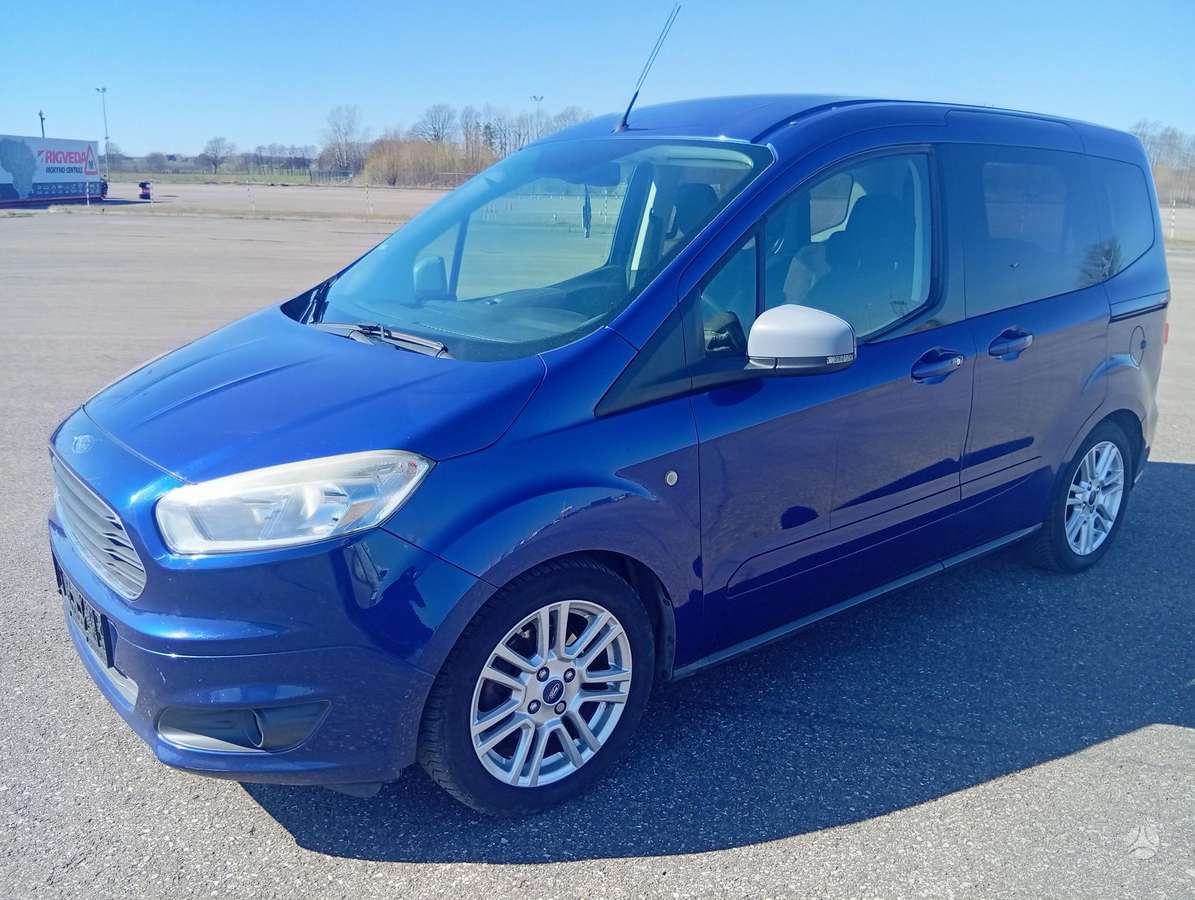 Ford Tourneo 2015 — салон