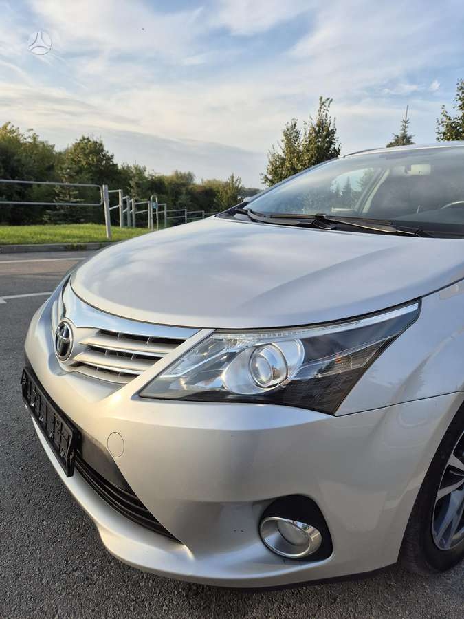 Toyota Avensis 2014 — photo 12