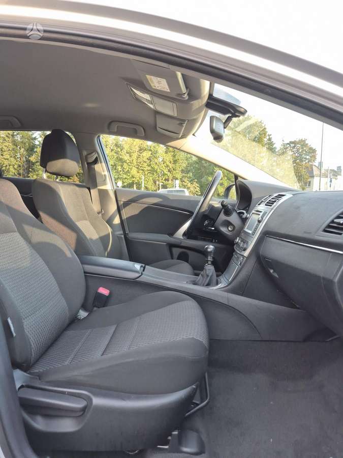 Toyota Avensis 2014 — photo 15