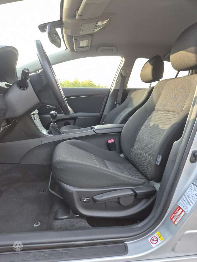 Toyota Avensis 2014 — photo 18