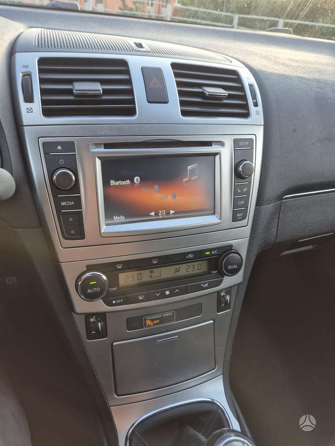 Toyota Avensis 2014 — photo 25