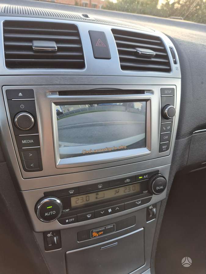 Toyota Avensis 2014 — photo 26
