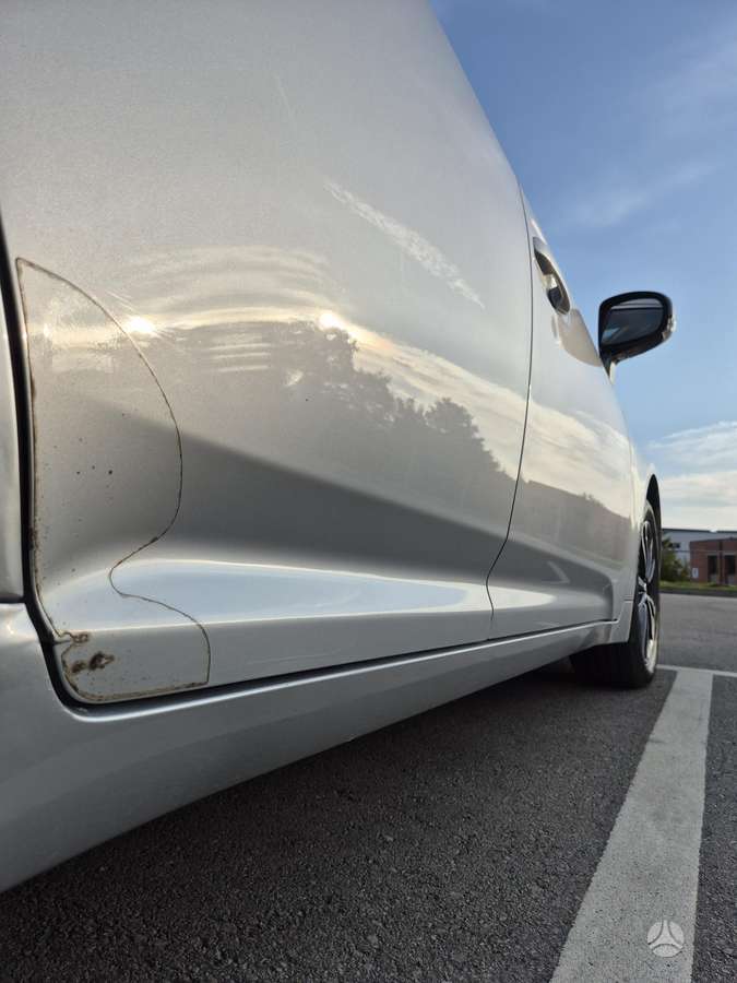 Toyota Avensis 2014 — photo 9
