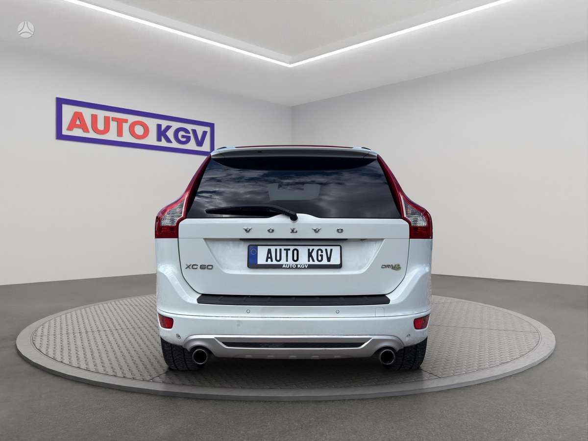 Volvo XC60 2012 — engine 2000 cm³, 163 HP (120kW)