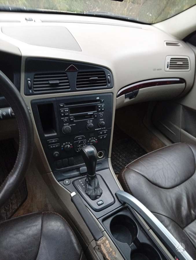 Volvo XC70 2004 — photo 10