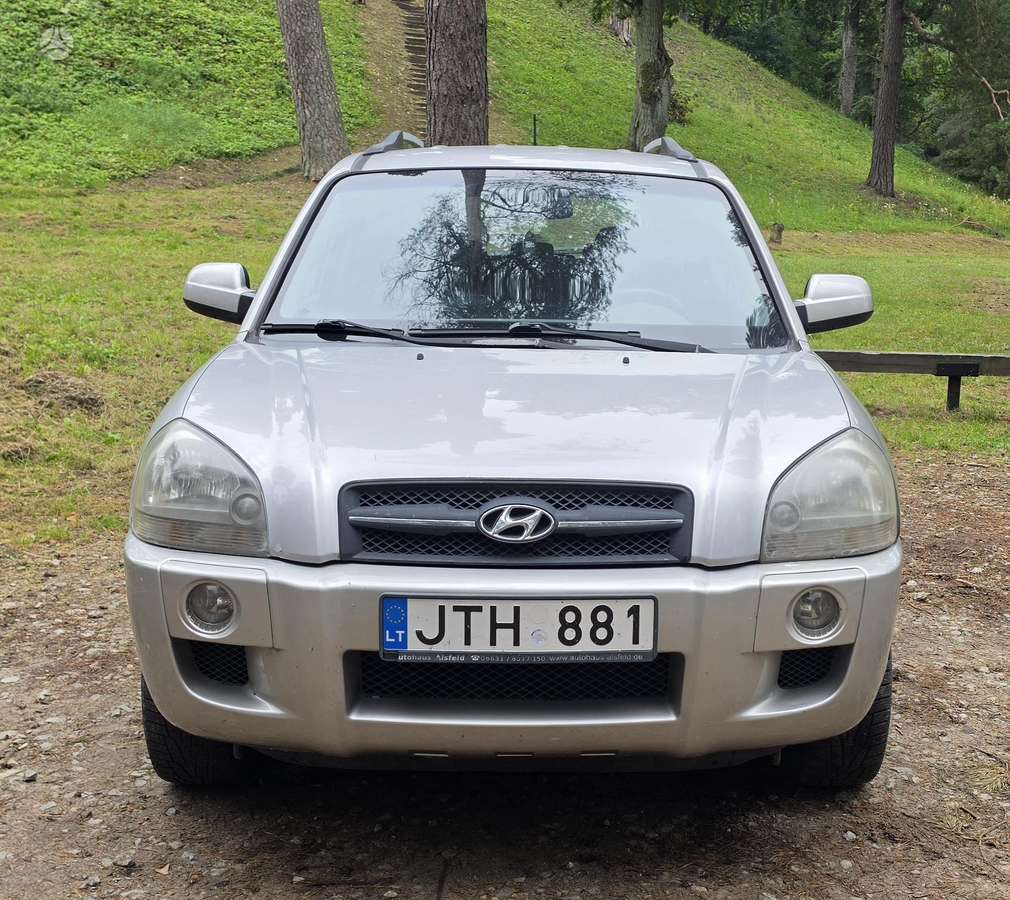 Hyundai Tucson 2006 — rear view