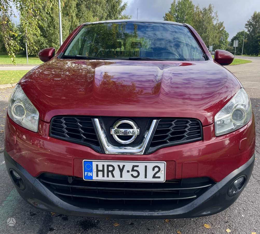 Nissan Qashqai 2011 — interior
